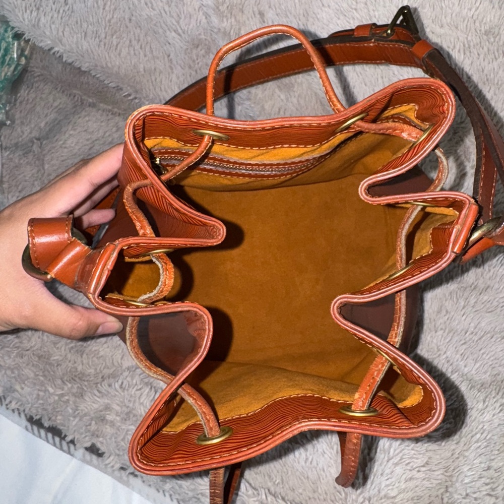Louis Vuitton Noe Epi Leather Bucket Bag - Picture 6 of 6